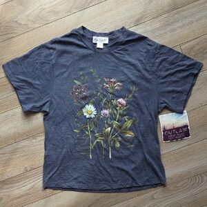 Outlaw Women’s Blue Floral Short Sleeve Tee XS